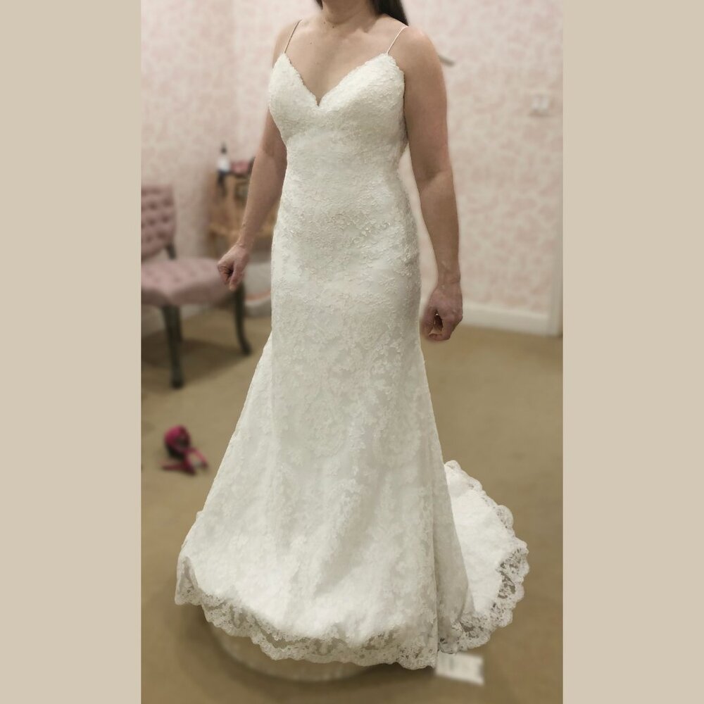 Bijou Bridal WA5952 unworn wedding dress Size 8